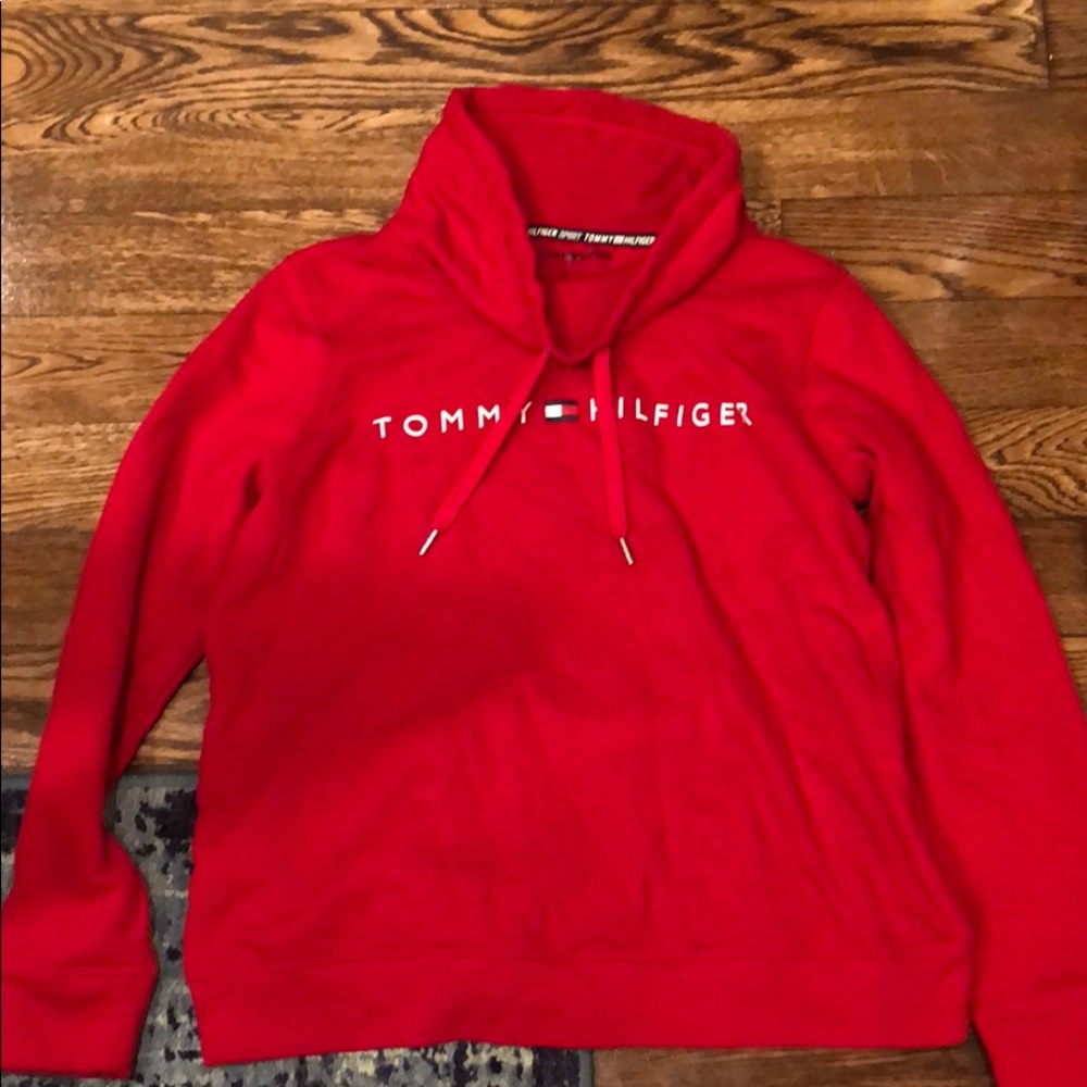 Women’s Tommy Hilfiger Pullover.